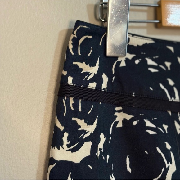 4/$10🎄Mexx Black & White Rosette Patterned Cotton Knee Length Pencil Skirt - Picture 3 of 12